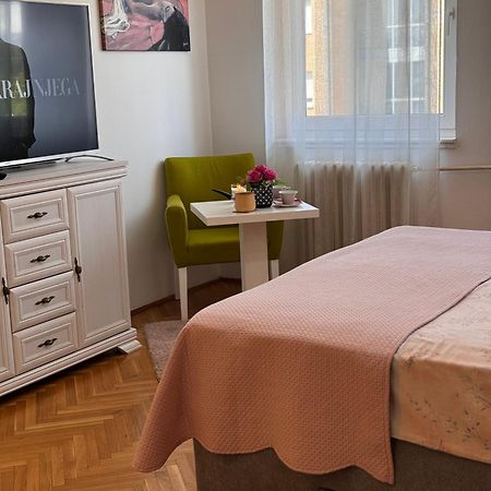 Post Apartmani - Sajam Novi Sad Extérieur photo