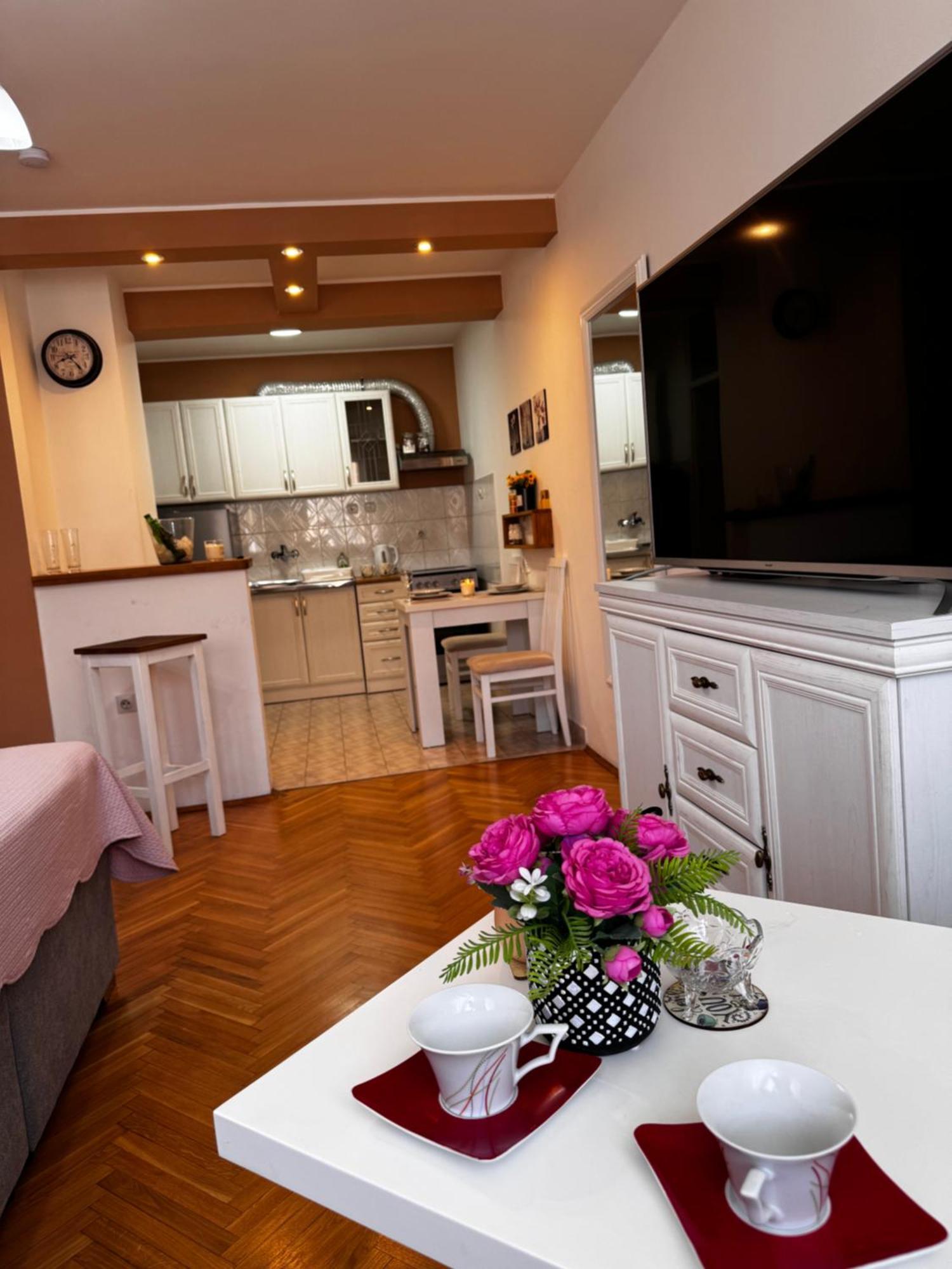 Post Apartmani - Sajam Novi Sad Extérieur photo